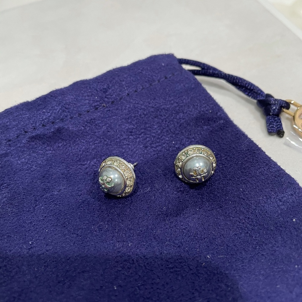 Tory Burch studs - Picture 3 of 3